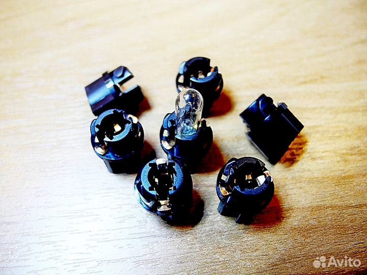 Держатели ламп в приборную доску автомобиля