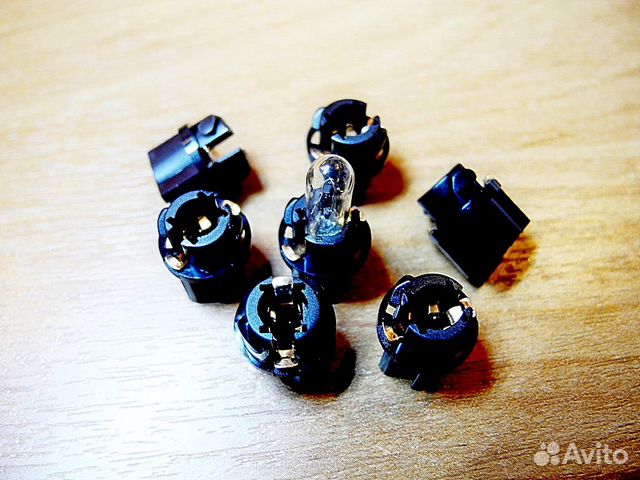 Держатели ламп в приборную доску автомобиля