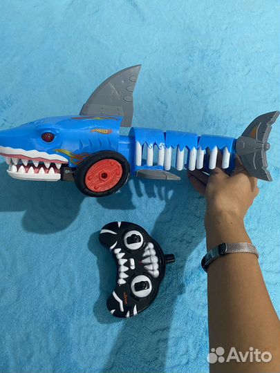 Акула-машина Rastar Hot Wheels