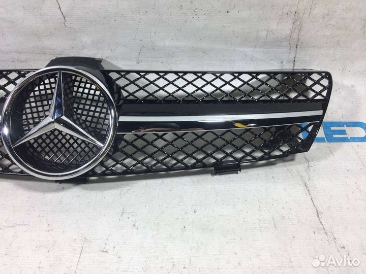 Решетка радиатора Mercedes CLS w219 AMG дорест