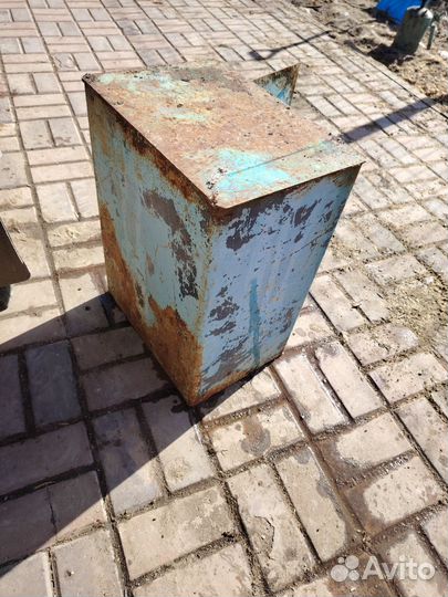 Шкаф металлический