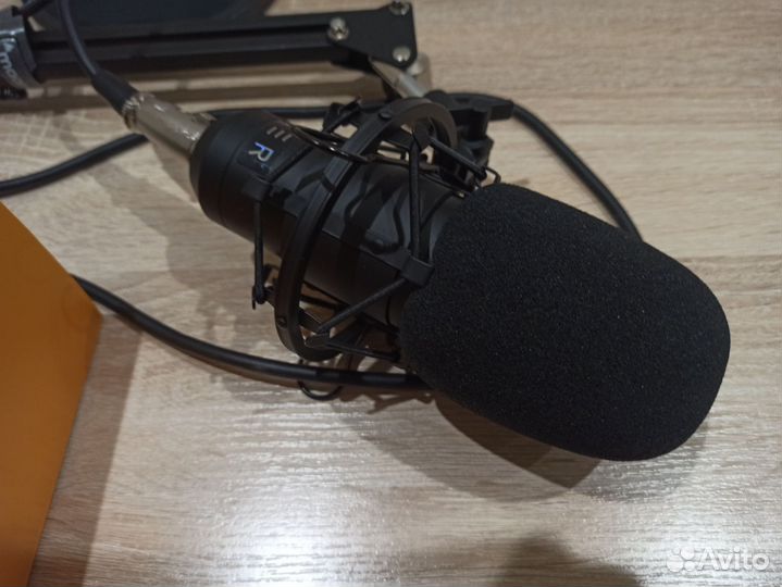 Микрофон настольный Maono AU-A03