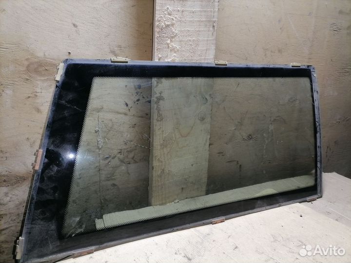 Стекло боковое Sprinter Carib AE90