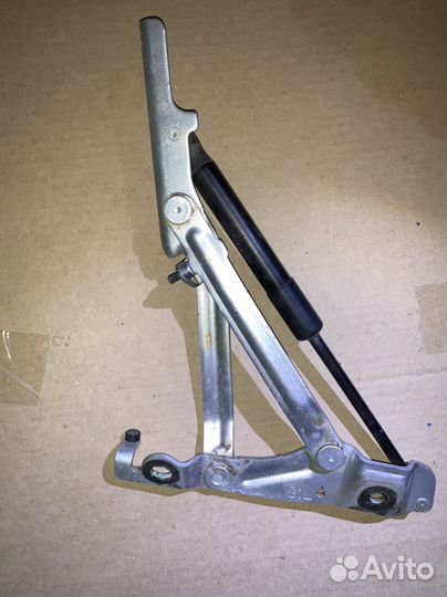 Левая петля крышки багажника для Mazda 6 gh