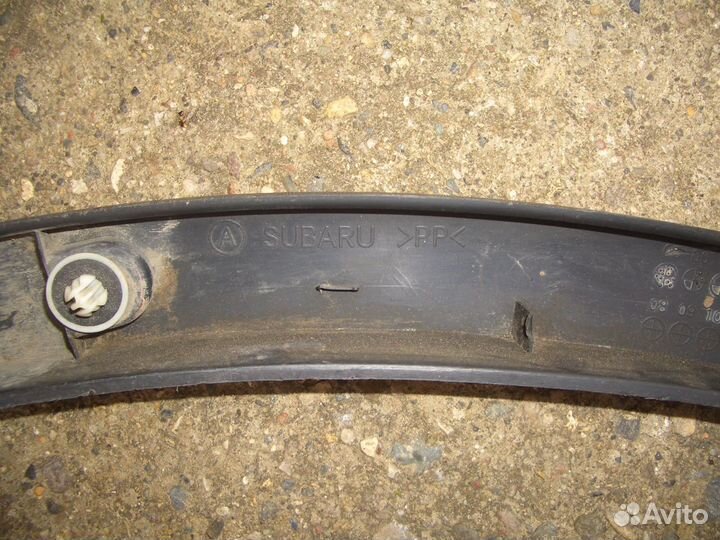 Накладка заднего крыла Субару Трибека с05-14г