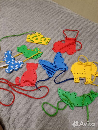 Развивающие игрушки для малышей пакетом