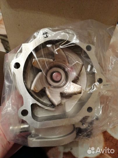 Водяной насос (помпа) Subaru impreza 2.0