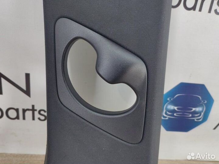 Накладка задней стойки задняя правая Bmw X5 E70