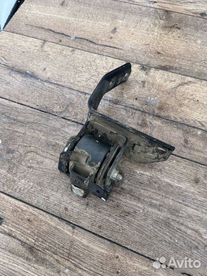 Подушка двигателя Geely Emgrand Ec7 1.5