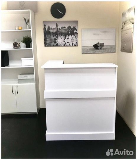 Стойка ресепшн белый
