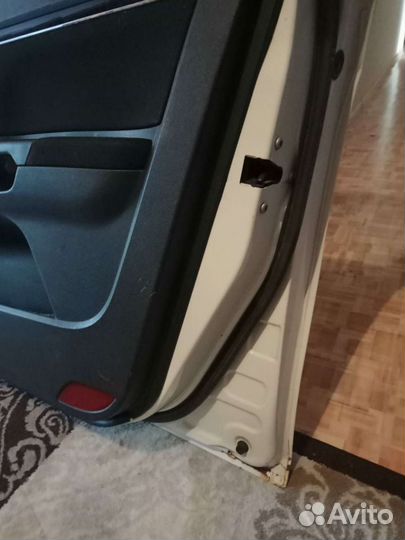 Дверь правая geely emgrand EC7