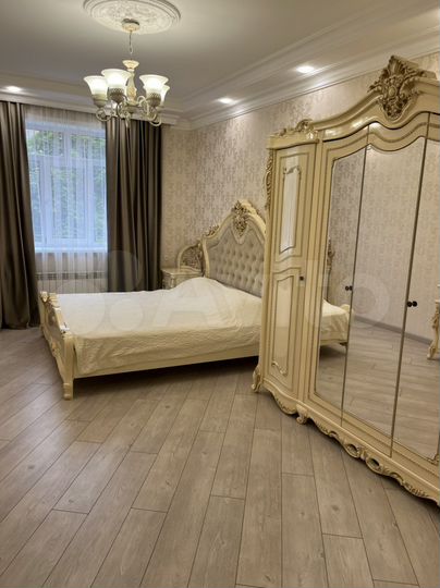 3-к. квартира, 140 м², 1/2 эт.