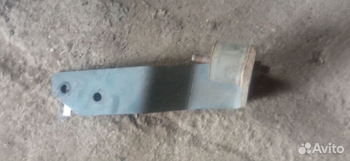 Кронштейн (крепление) радиатора DAF XF 105 2008