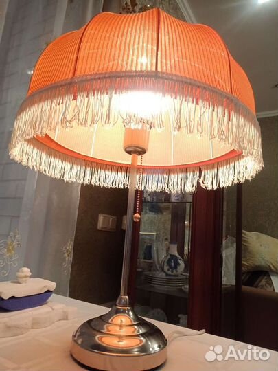 Настольная лампа