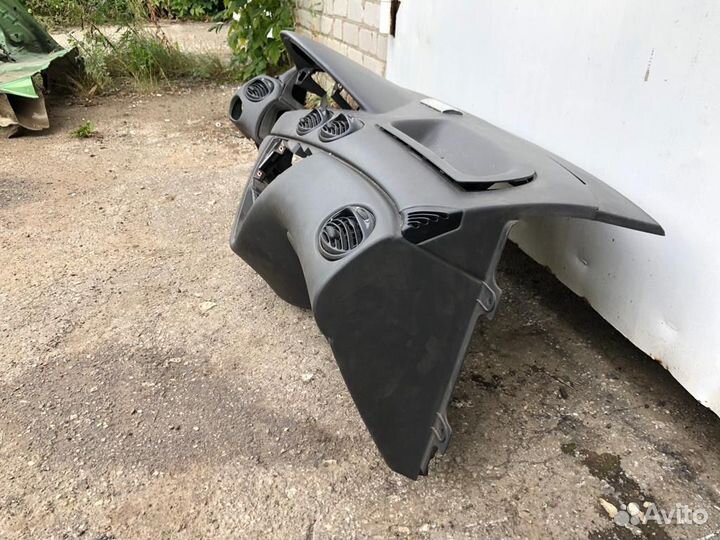 Торпедо консоль панель Ford Focus 1