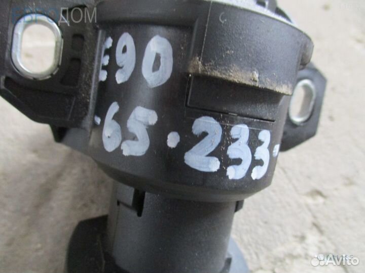 Личинка багажника BMW E90 s1041185