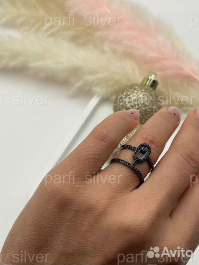 Кольцо Messika