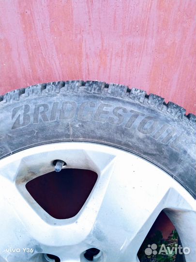 Bridgestone Ice Cruiser 7000 205/55 R16