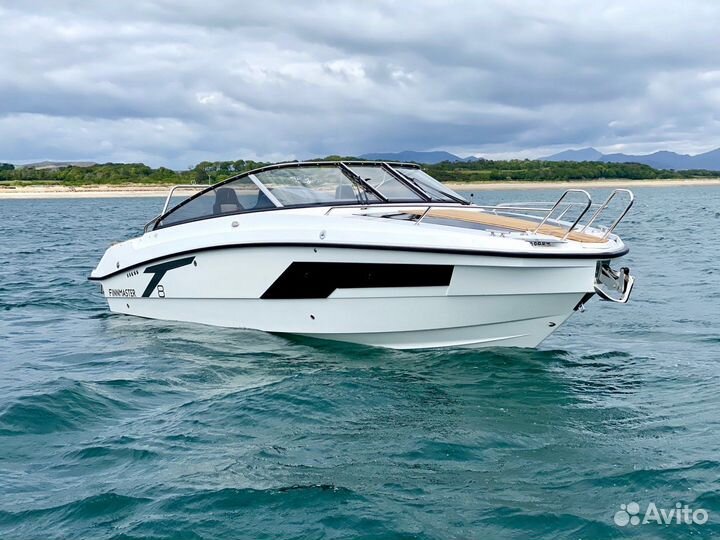 Финский катер Finnmaster T8 с носовой каютой