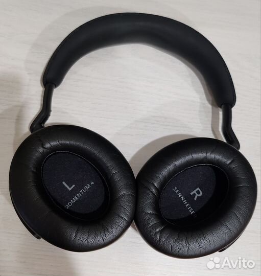 Наушники Sennheiser Momentum 4