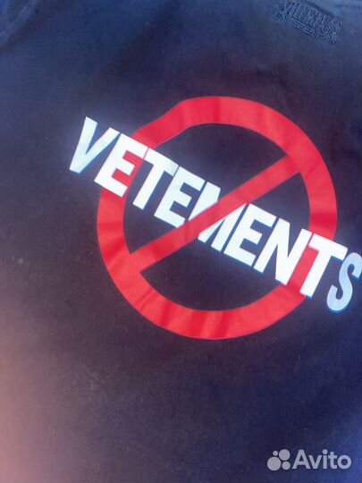 Футболка vetements