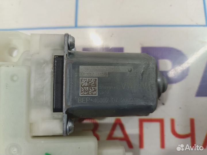 Моторчик стеклоподъемника задний левый Volkswagen