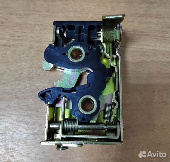 Замок двери задний левый Chery Amulet (новый)