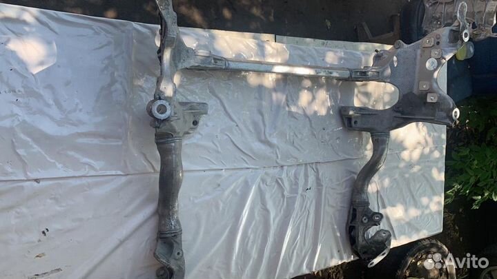 Подрамник Ауди А4 А5 Q5 8T0399315H 8R0399315K