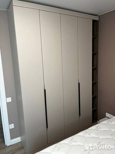 Шкаф распашной на заказ