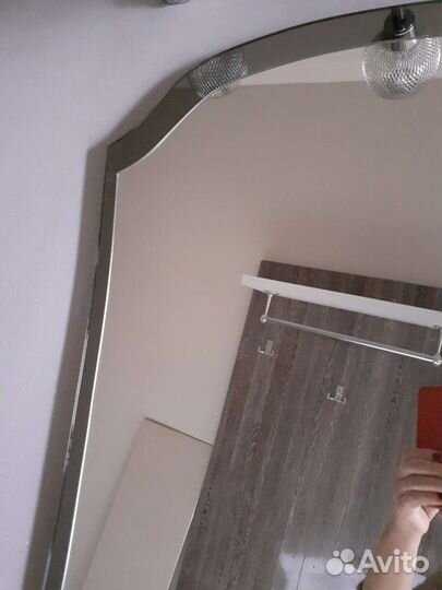 Зеркало настенное, фигурное, б/у, 145х62см