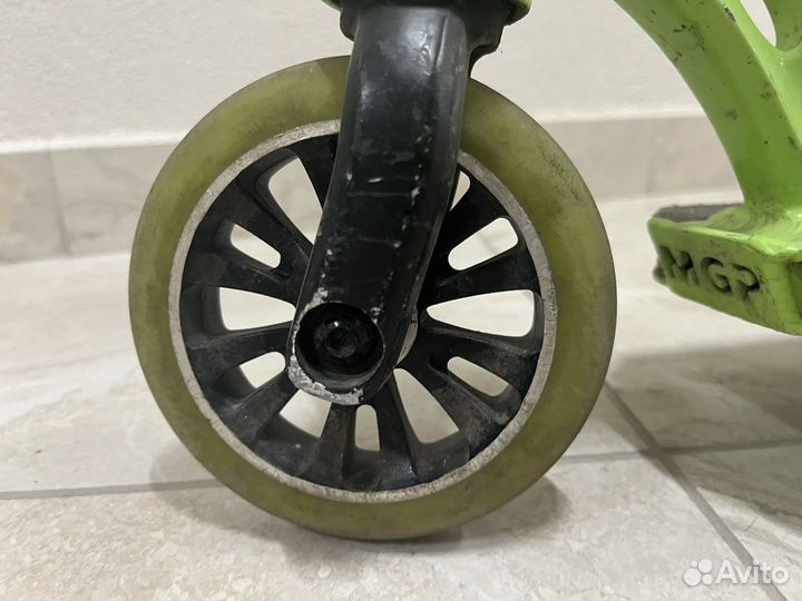 Трюковой самокат MGP