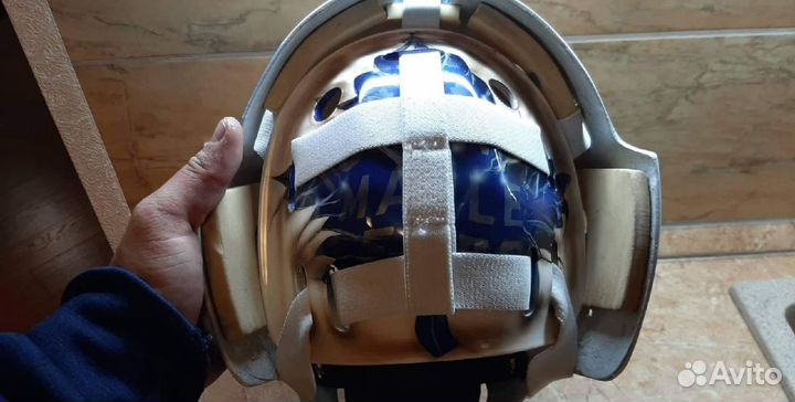 Шлем вратарский новый профессиональный