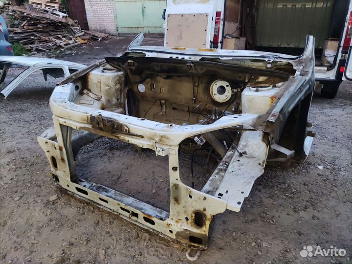 Передняя часть кузова Лада Гранта