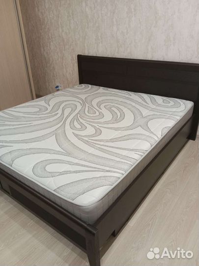 Спальный гарнитур Б/у