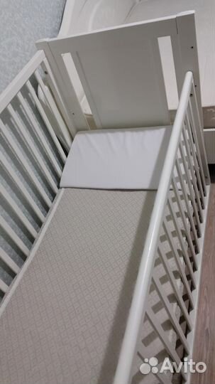 Кроватка с матрацем