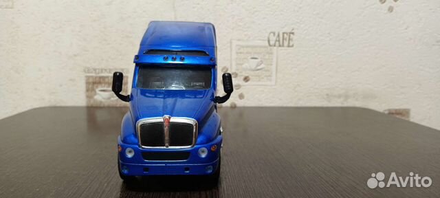 Модель Kenworth T2000. 1/32