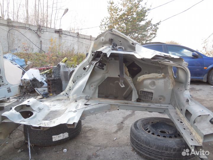 Крыло заднее правое для Renault Megane II 2002-200