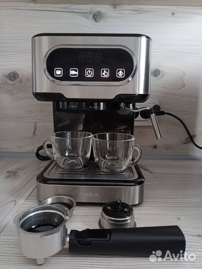 Продам рожковую кофеварку Reoka rkem-400
