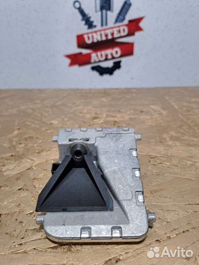 Камера переднего вида Mercedes Benz C43 W205