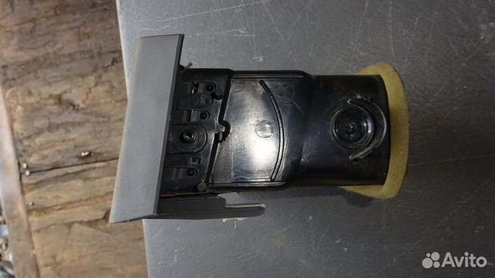 Дефлектор правый Toyota Corolla Spacio NZE121