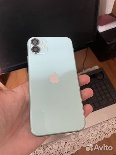 Телефон iPhone 11