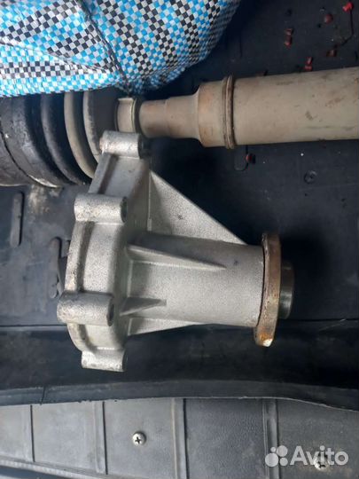 Водяная помпа на Мерседес Вито