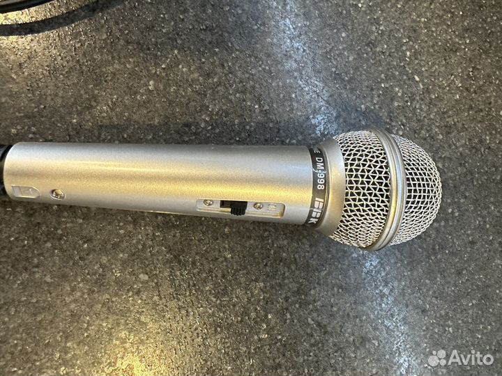 Микрофон BBK DM 988