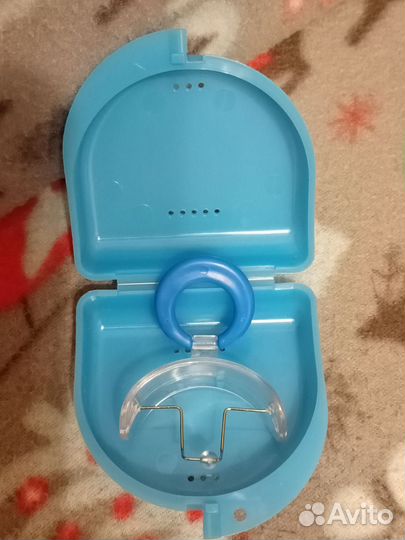 Пластинка с бусинкой