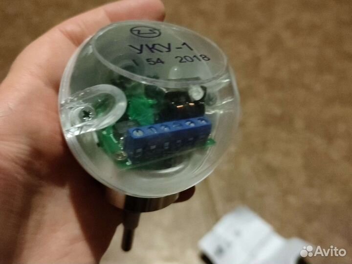 Устройство контроля уровня жидкости