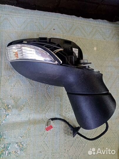 Зеркало правое Ford fiesta 2011 г