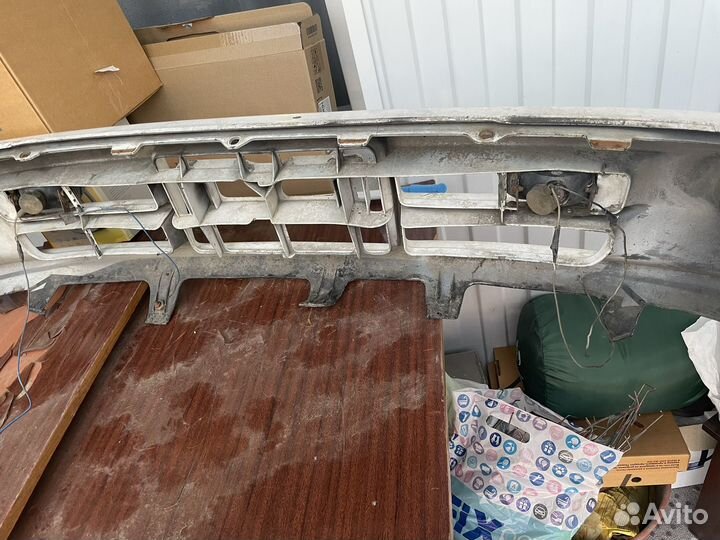 Продам бампер Toyota Sprinter AE100