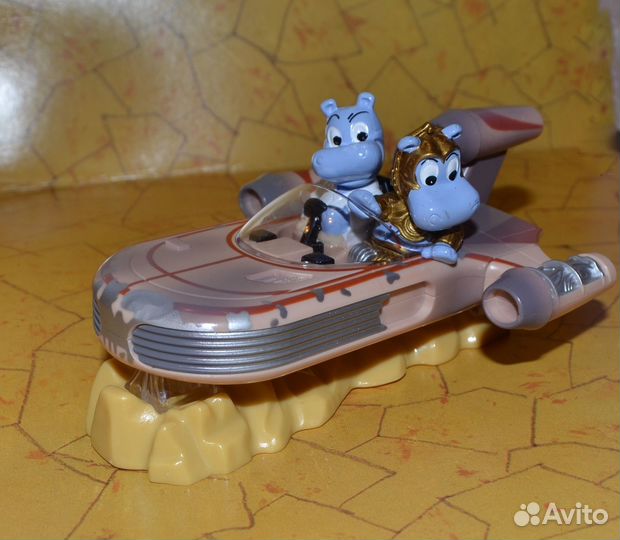 Starwars киндер макси R2D2, звездолет Landspeeder