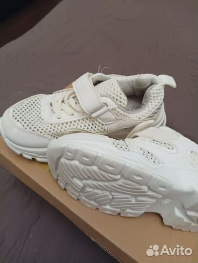 Кроссовки для девочки