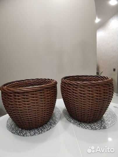 Кашпо из искусственного ротанга